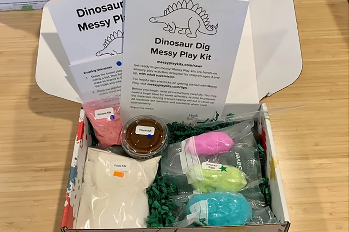 Dinosaur Dig Messy Play Kit