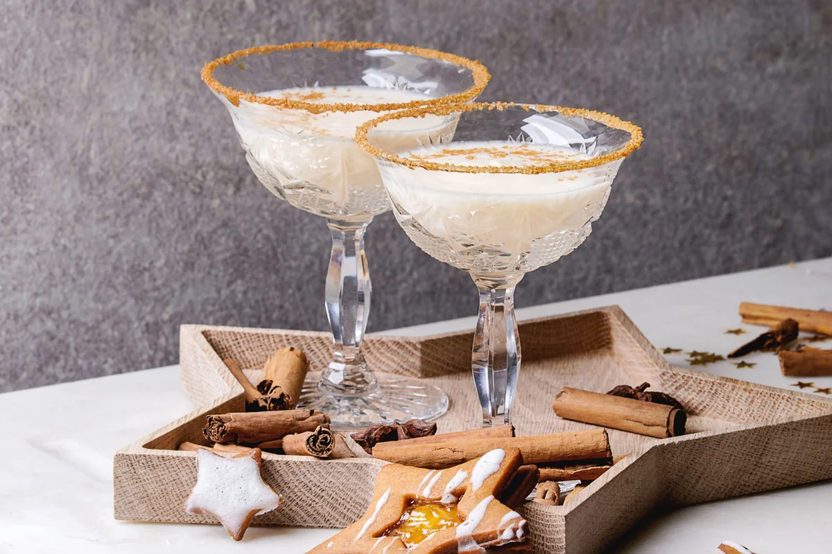 gingerbread man martini Christmas cocktail recipe