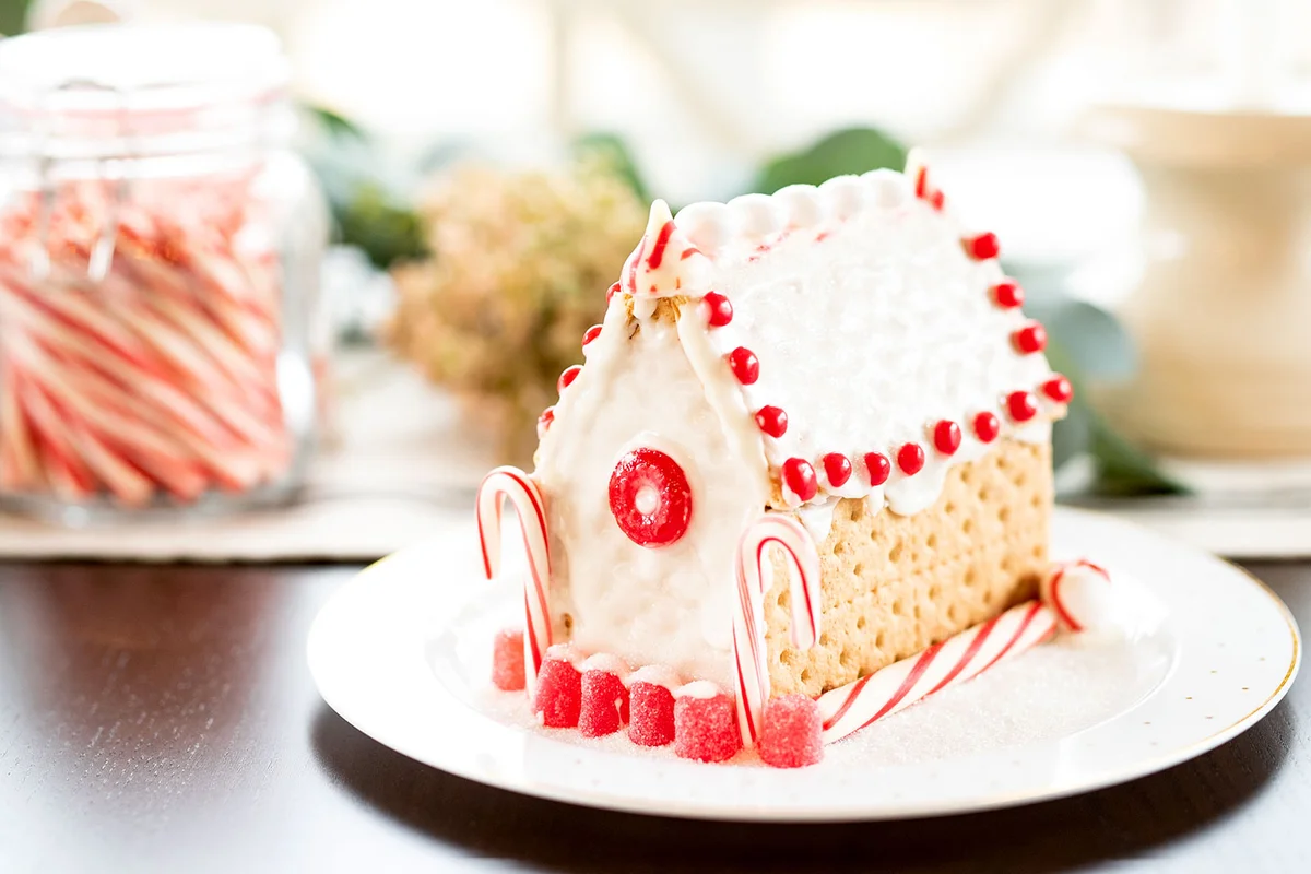 mini gingerbread house Christmas party activity