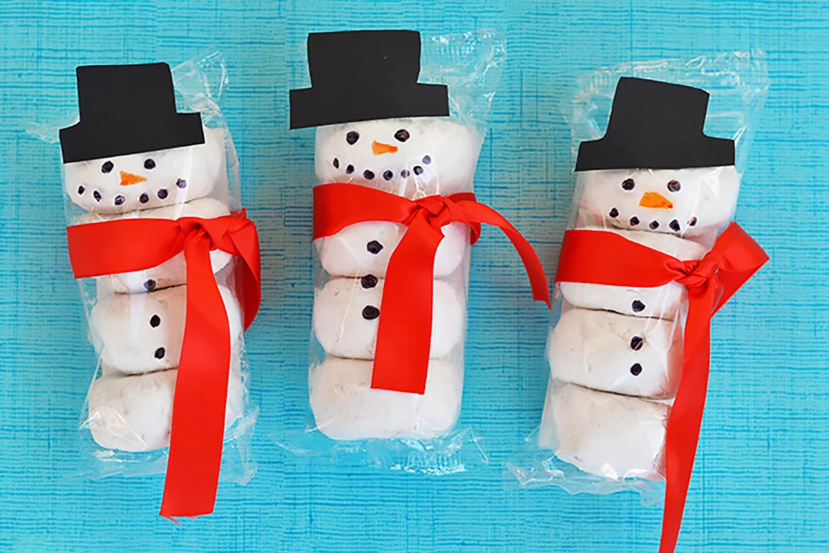 Snowman donuts snack from iheartartsncrafts.com