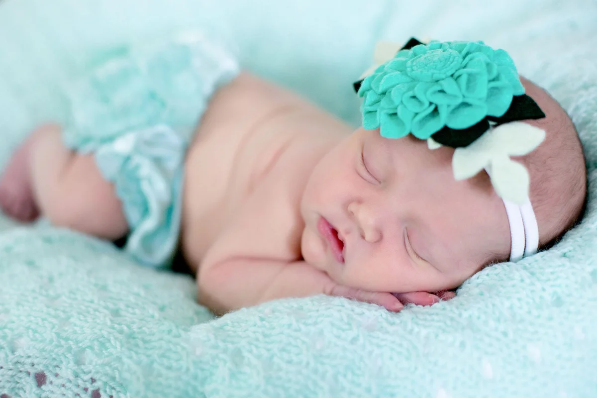 infant girl green hair bow