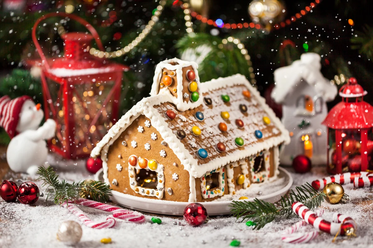 gingerbread house decorating theme party