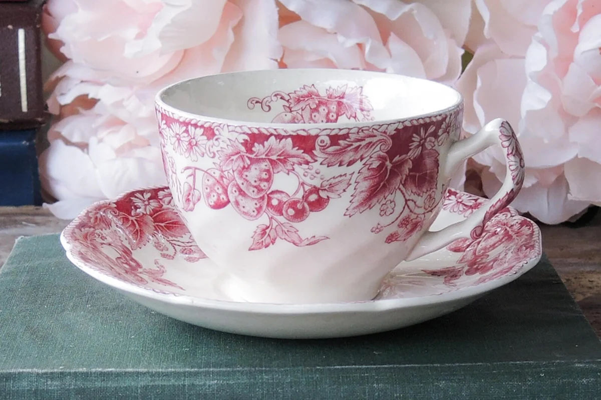 Johnson Brothers Strawberry Fair Tea Cup Set, Pink Transferware, Red Transferware Tea Cup Saucer Ironstone, Tea Party