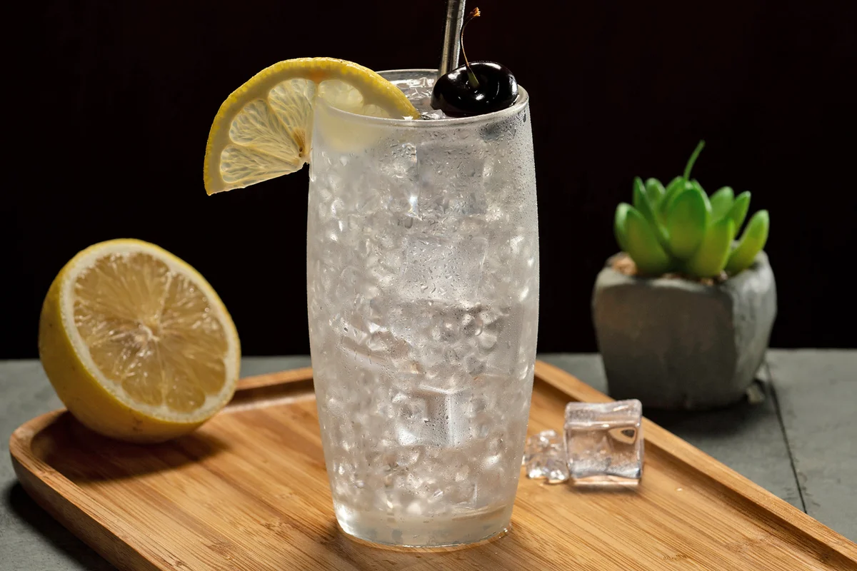 Vodka collins