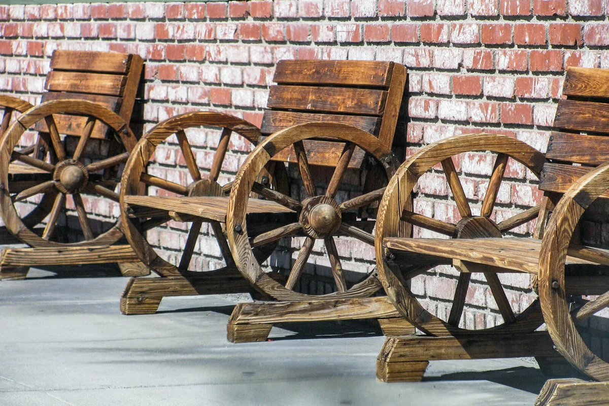 Vintage Old West outdoor seating | Photo 126668744 © VinceZen | Dreamstime.com