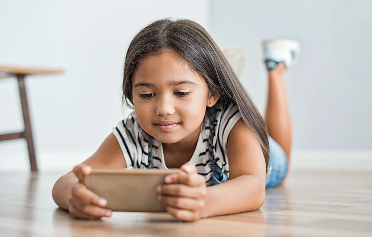 girl using cell phone