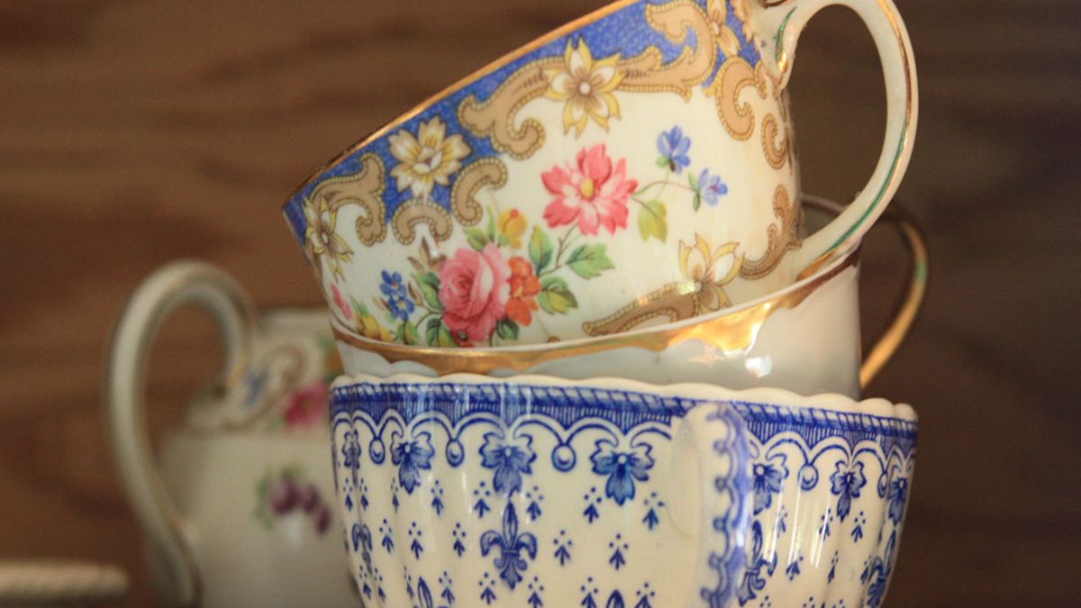 Antique English Bone China Guide