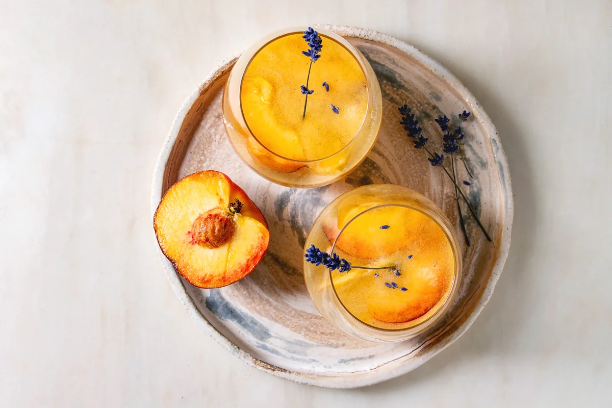 Peach cocktail lemonade