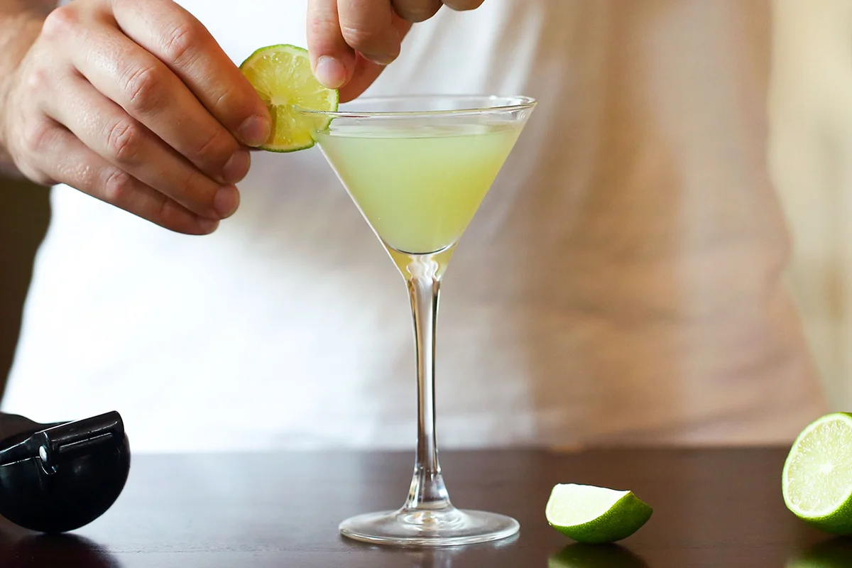 classic daiquiri with lime wheel