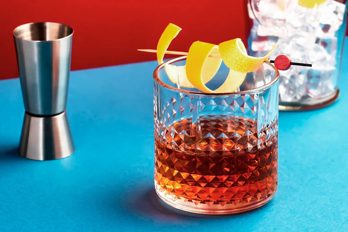 sazerac classic cocktail