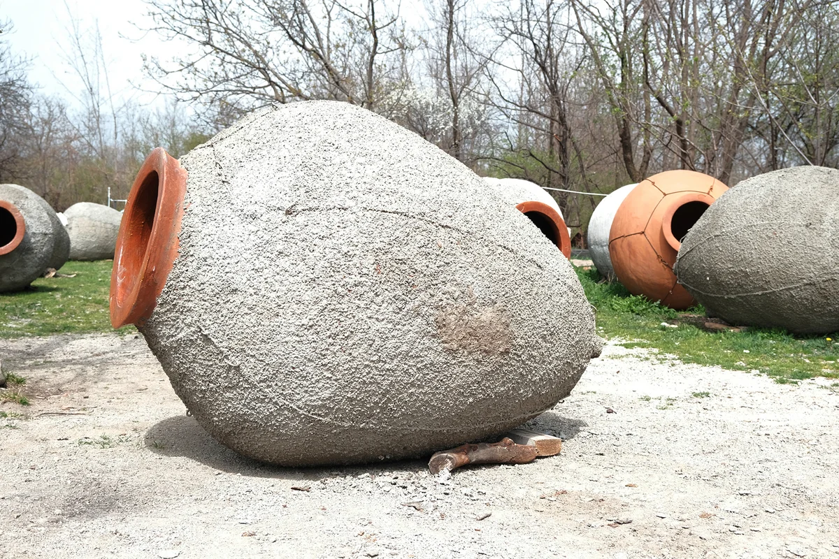 kvevri, earthen vessel for wine