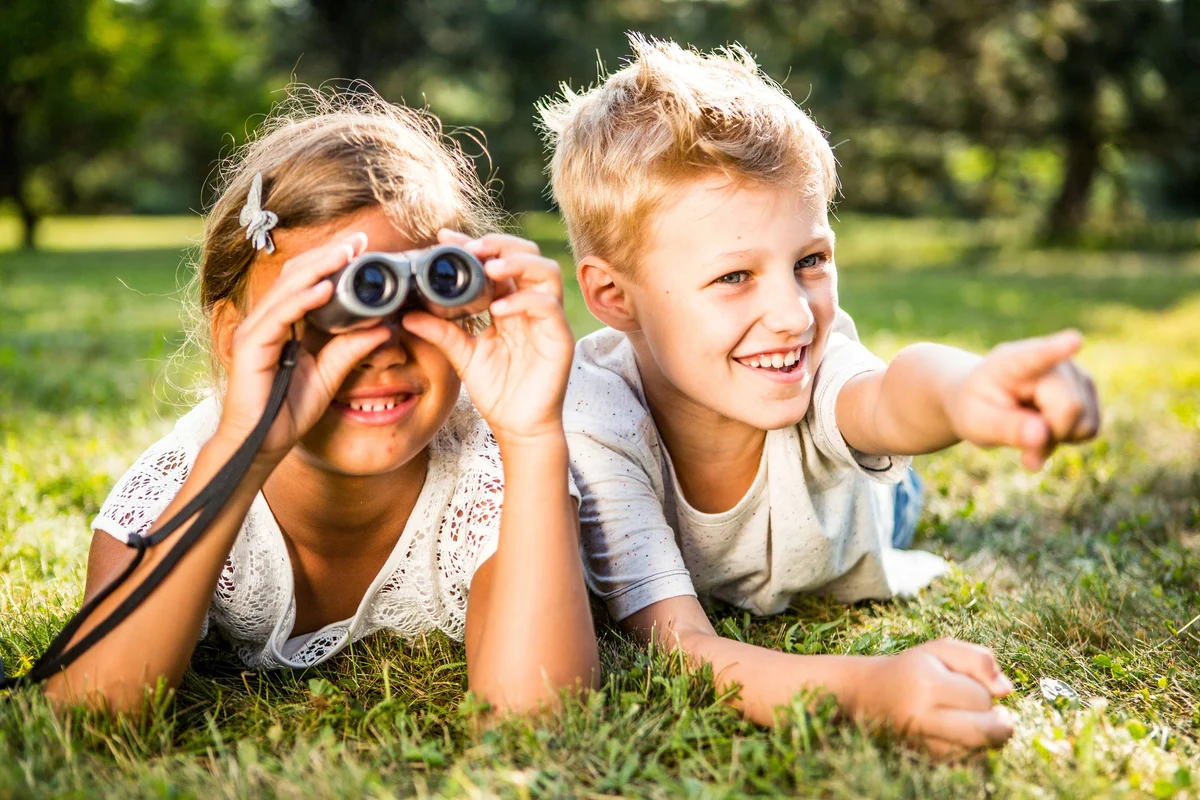 children playing I spy game