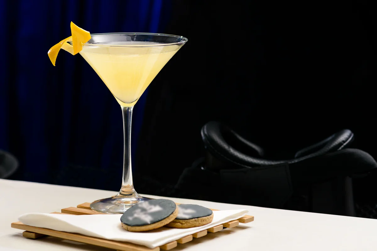fruity cocktail lemon drop