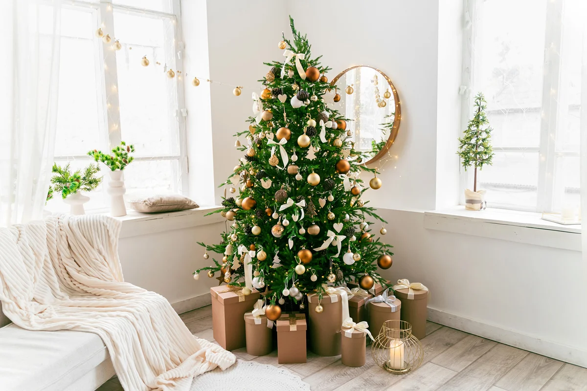 Gold Christmas Tree Decor