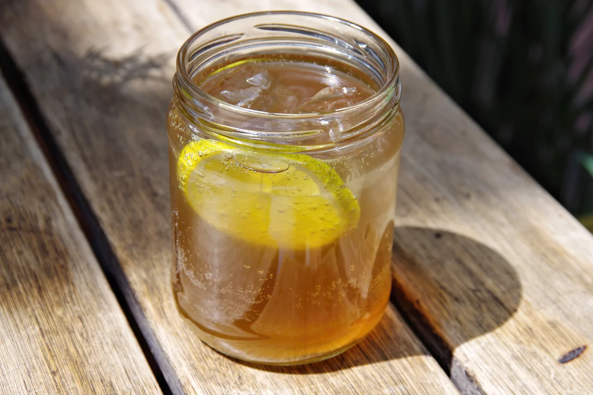 Ginger ale with a slice of lemon