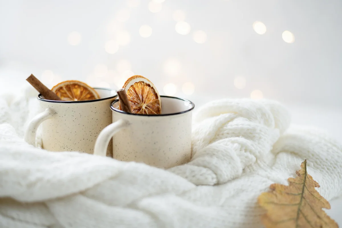 Two cups of hot winter drink