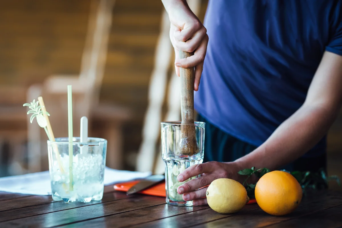 muddle citrus cocktail