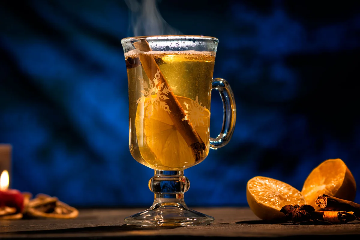 hot toddy with lemon and cinnamon
