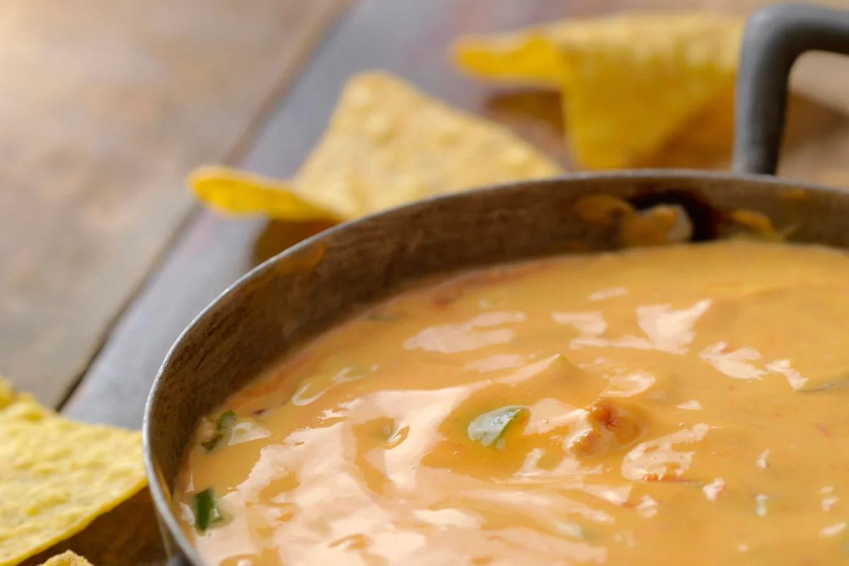 Buffalo Chicken Dip with Nachos