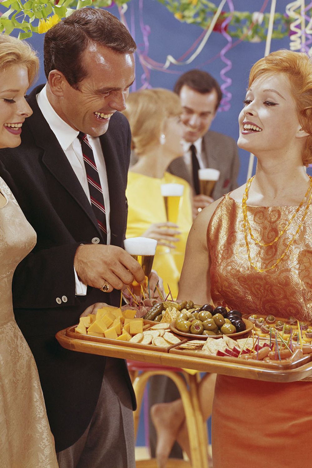 Vintage Dresses: Achieving a 1950s Retro Style