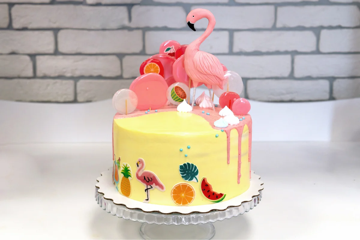 Flamingo cake at the Hawaiian party