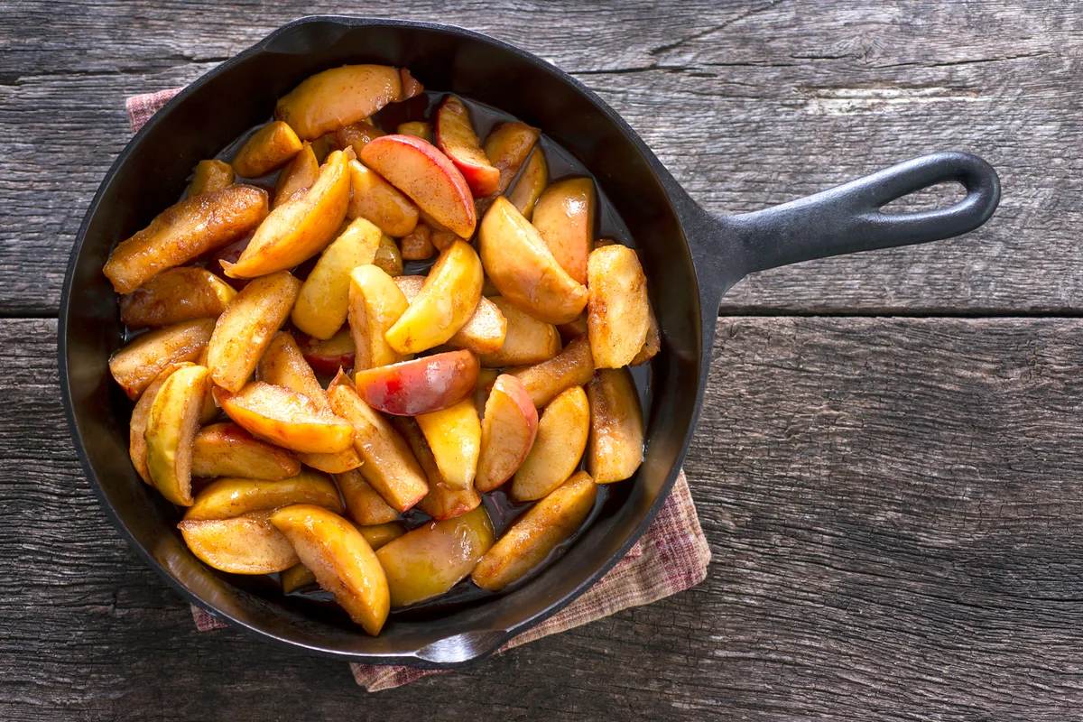 Cinnamon Apples in a Cast Iron Skillet