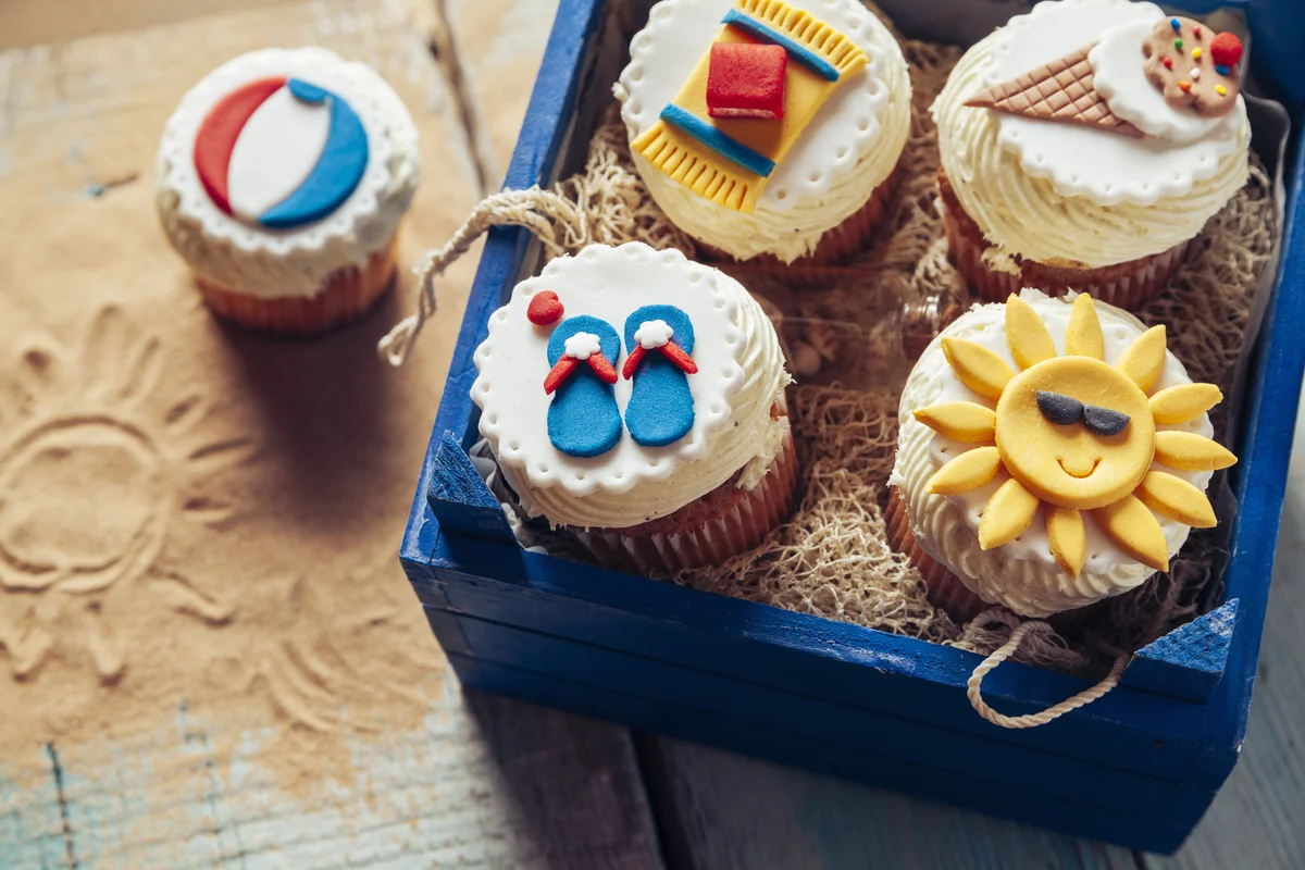 beach theme decorated cupcakes