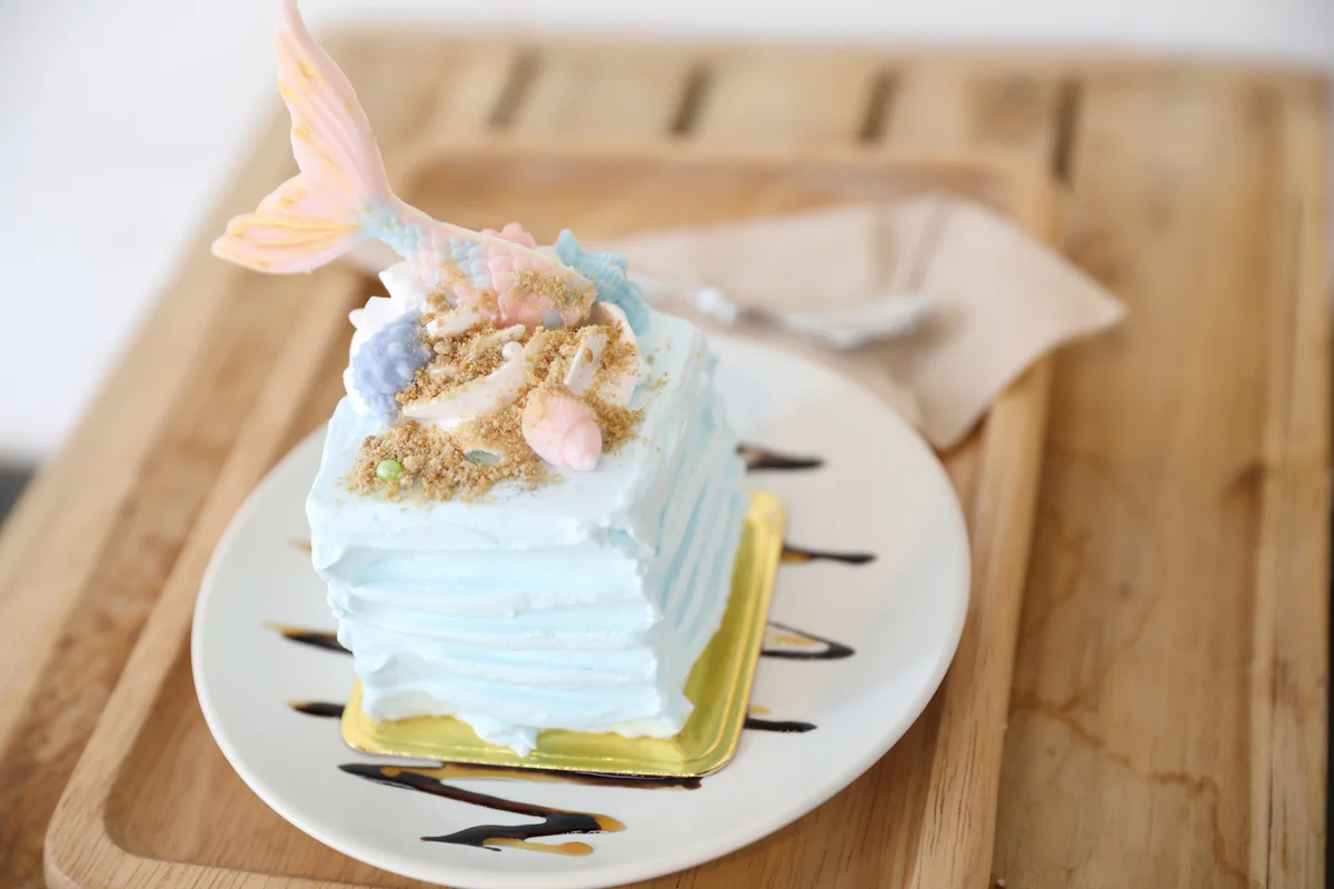 mermaid tail buttercream cake