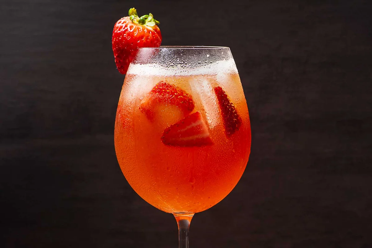 strawberry daiquiri wine cooler