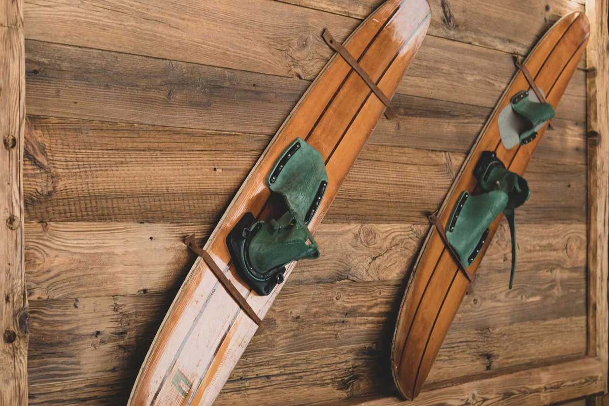 vintage snow skis on wall