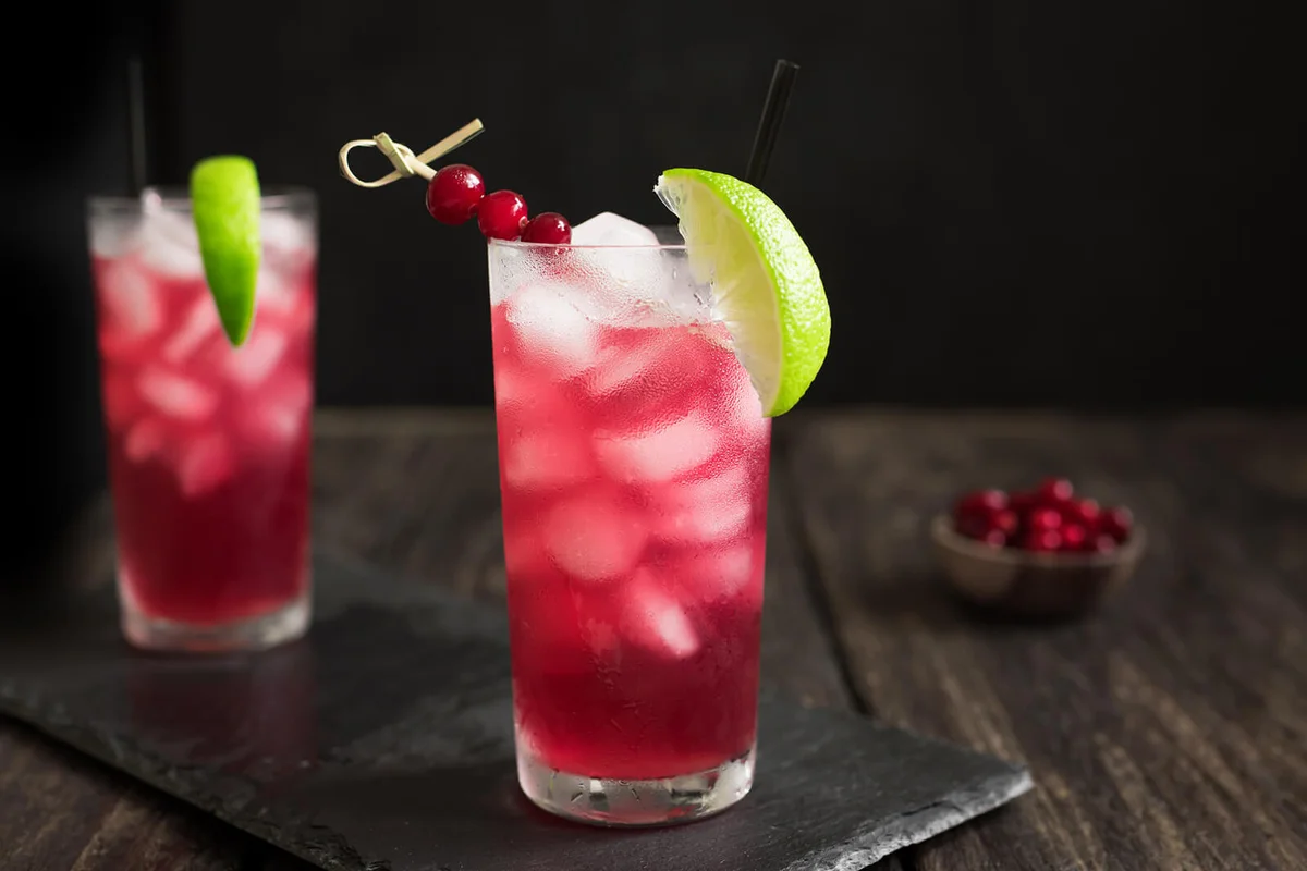 Cape Codder Cocktail with lime and ice