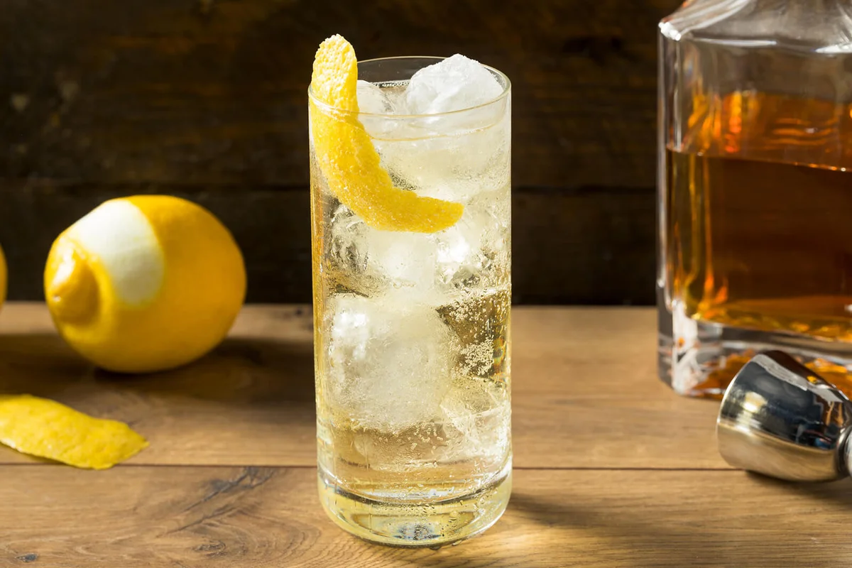 Alcoholic 7 and 7 Highball Cocktail