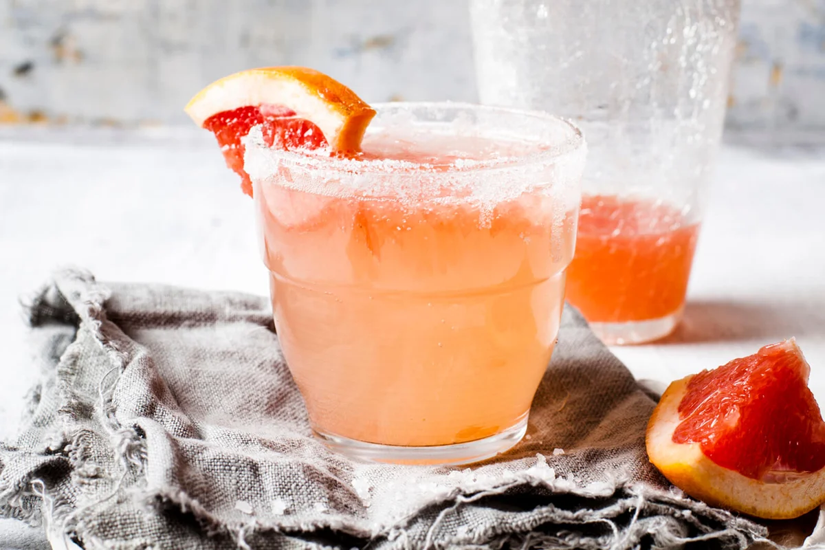 Santy Dog cocktail in salt rimmed glass