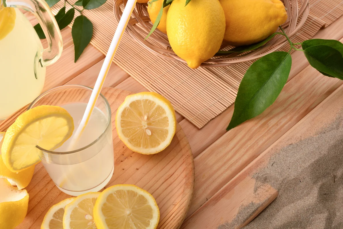 shady lemonade cocktail