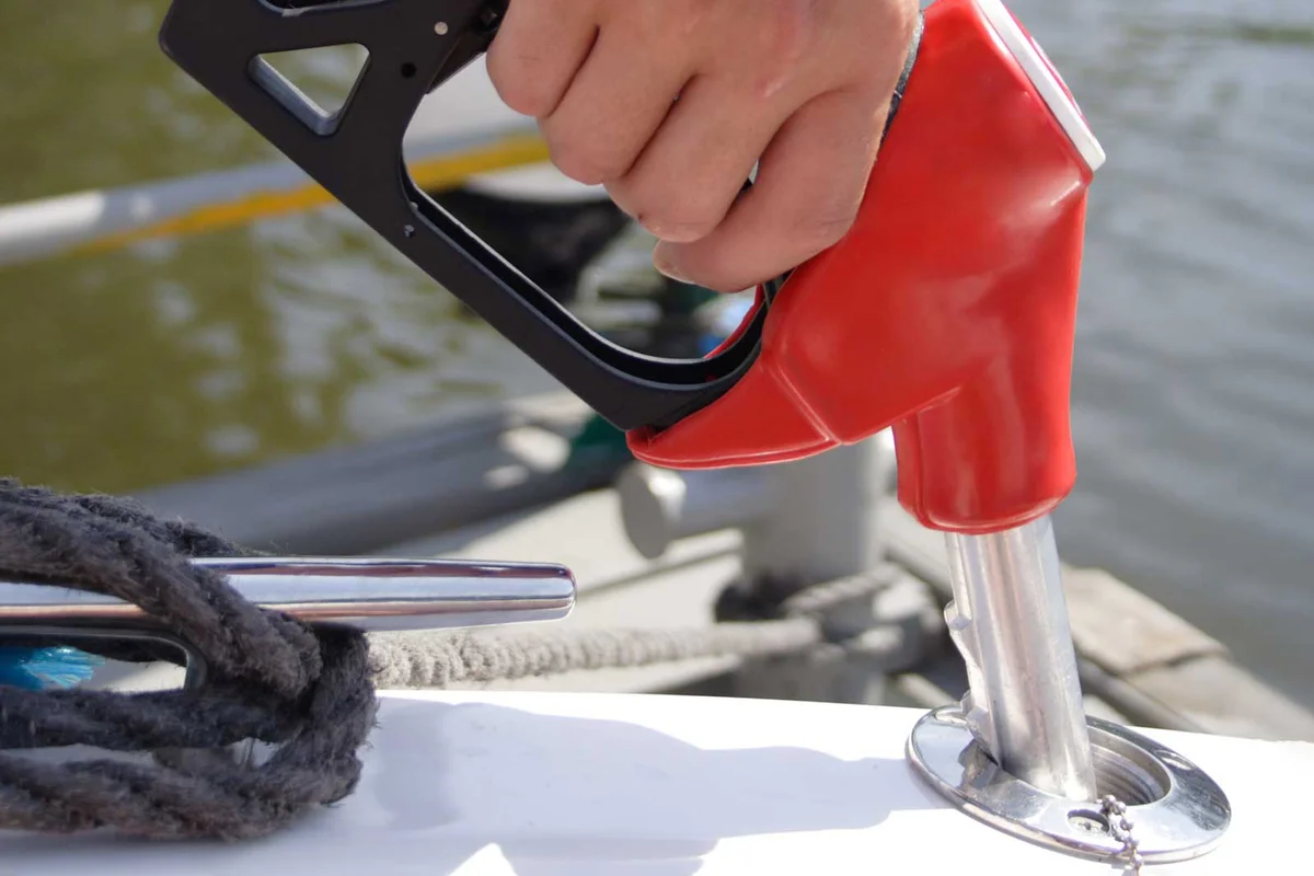 pump fuel in boat