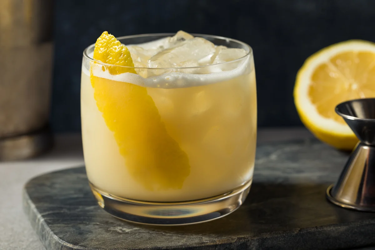 whiskey sour cocktail