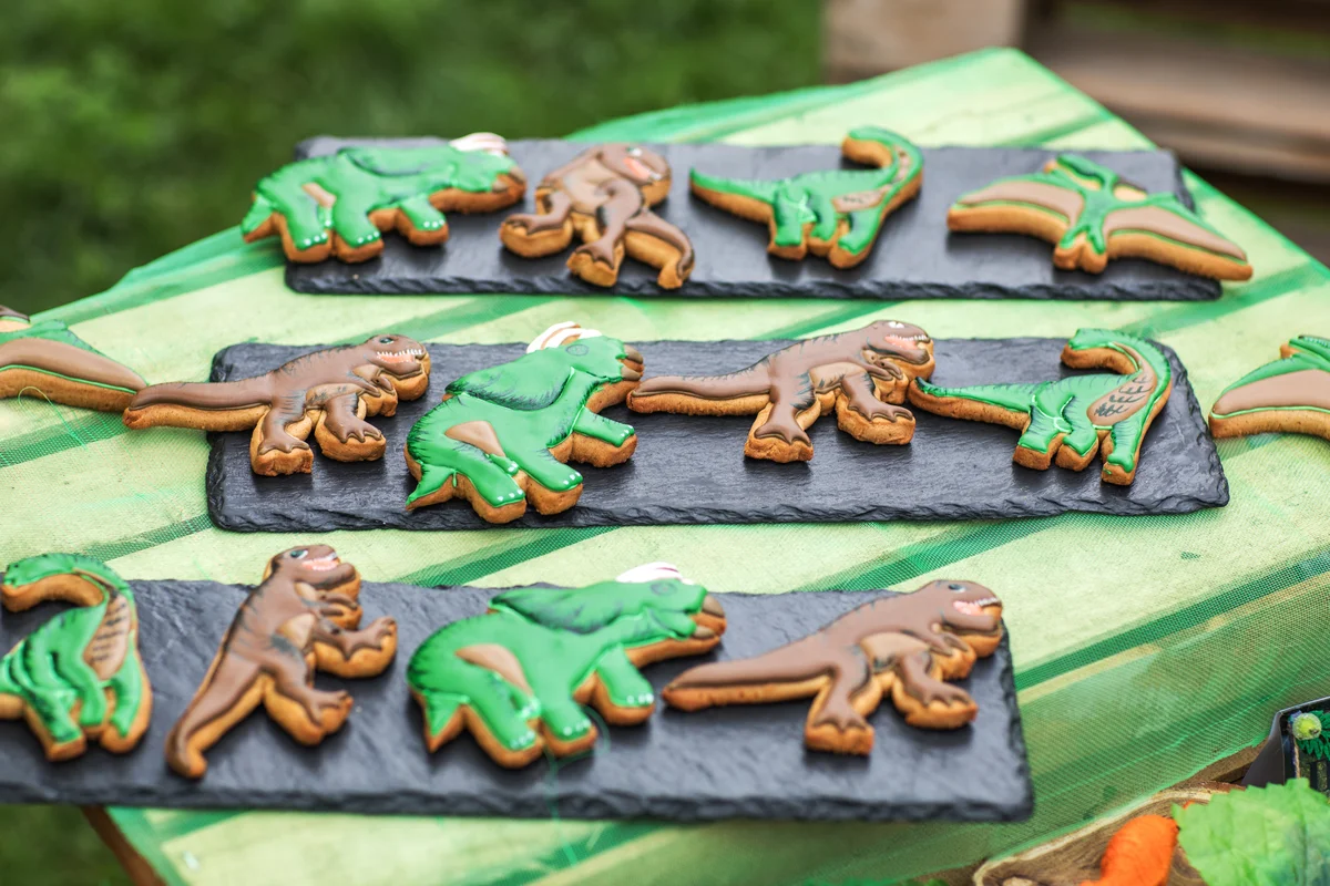 dinosaur cookies