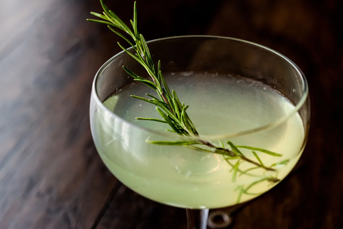 rosemarys fizz cocktail