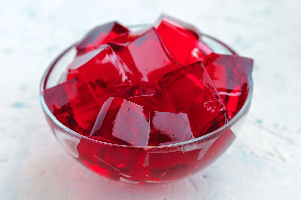 red gelatin jell-o shots