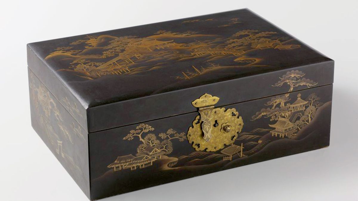 Vintage Japanese Music Box: History & Collecting Tips