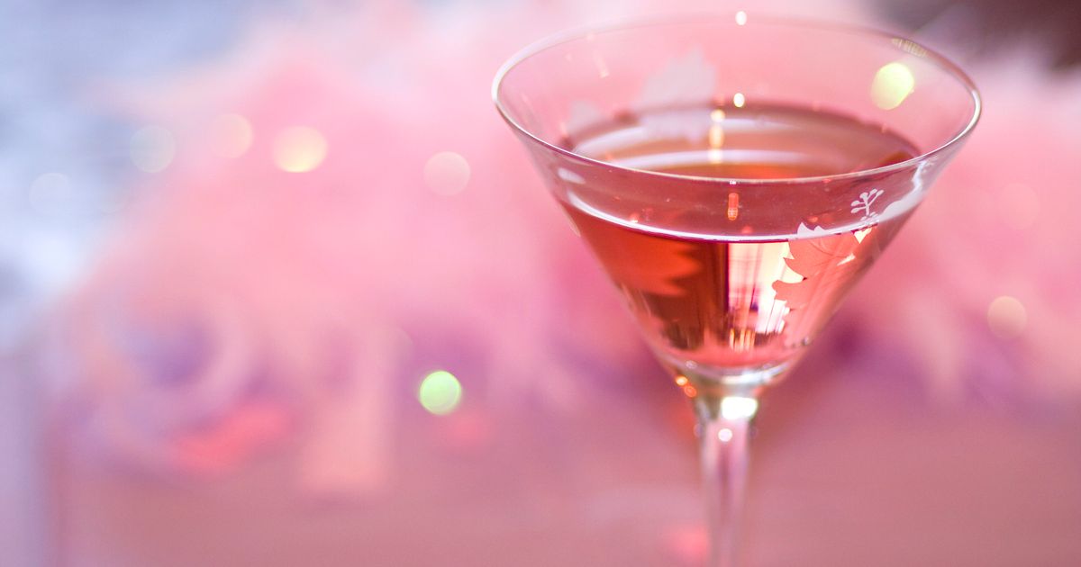 21 Pleasantly Pink Alcoholic Drinks