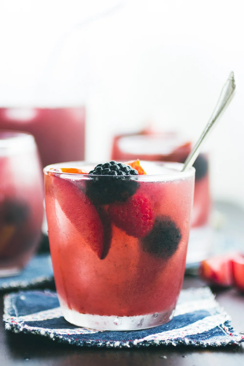 Pink rosé sangria