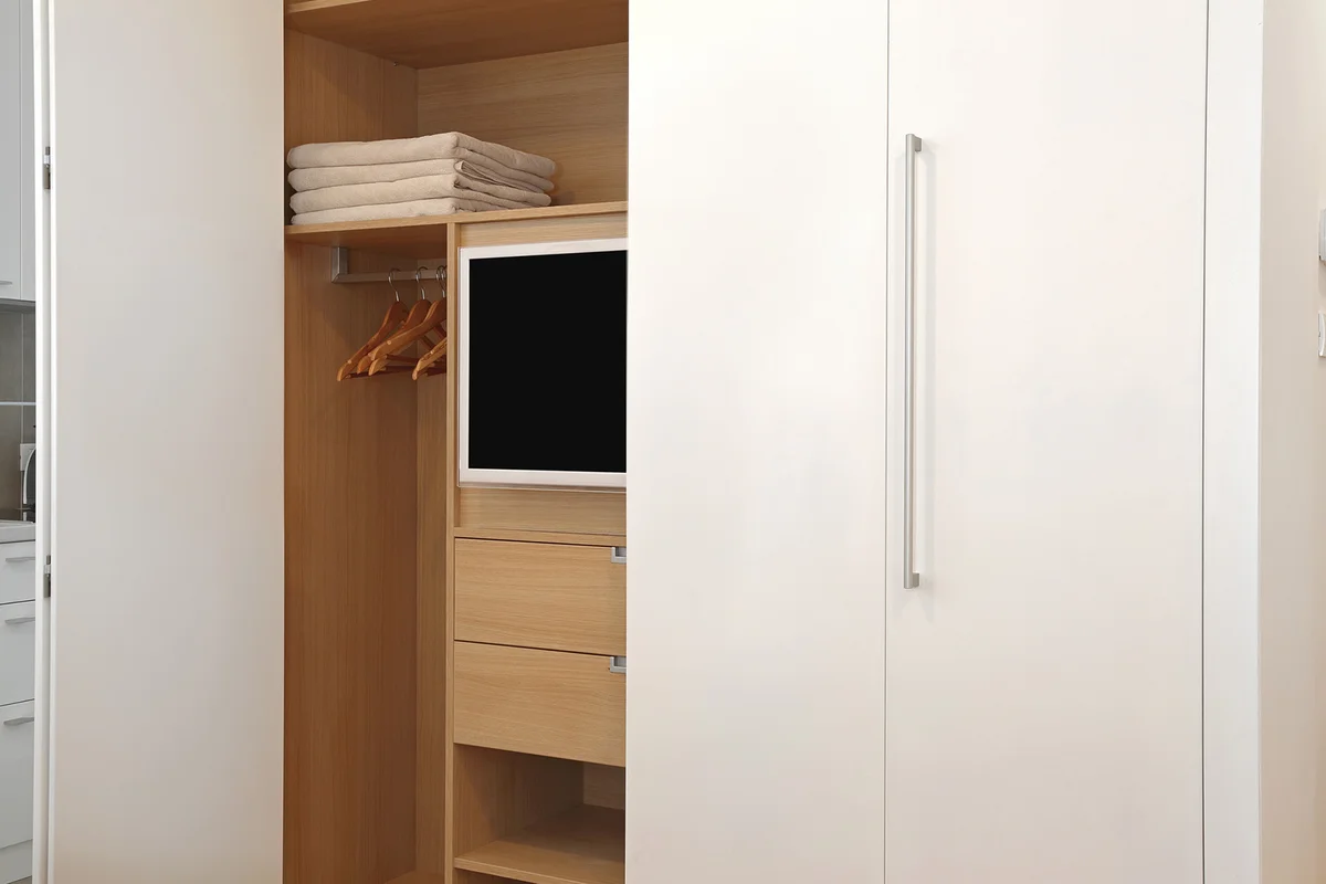 Built in Lcd TV and Wardrobe ClosetBuilt in Lcd TV and Wardrobe Closet