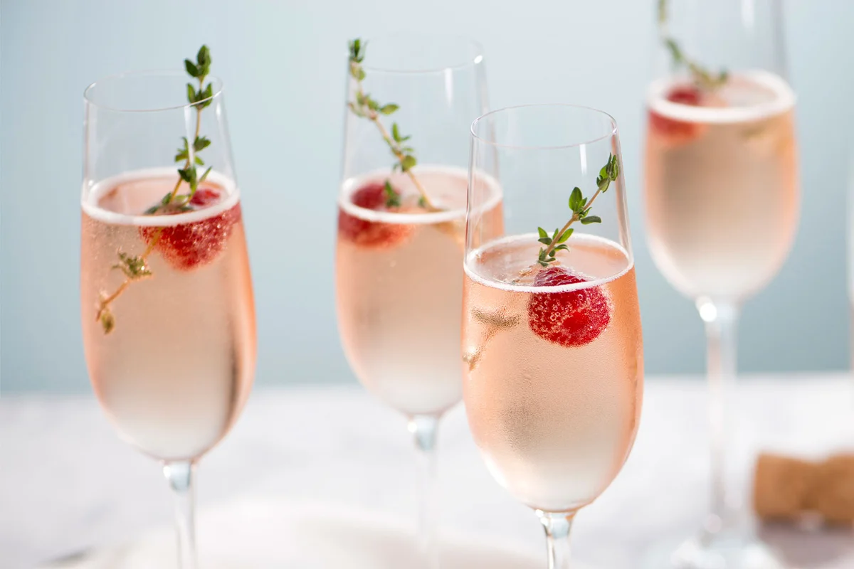 berry prosecco cocktail