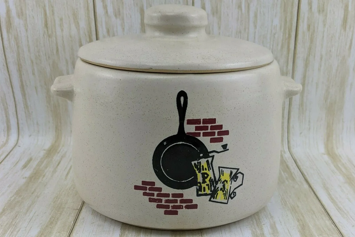 West Bend Cast Iron Skillet design Cookie Jar from ebay.com/usr/twiggy_closet