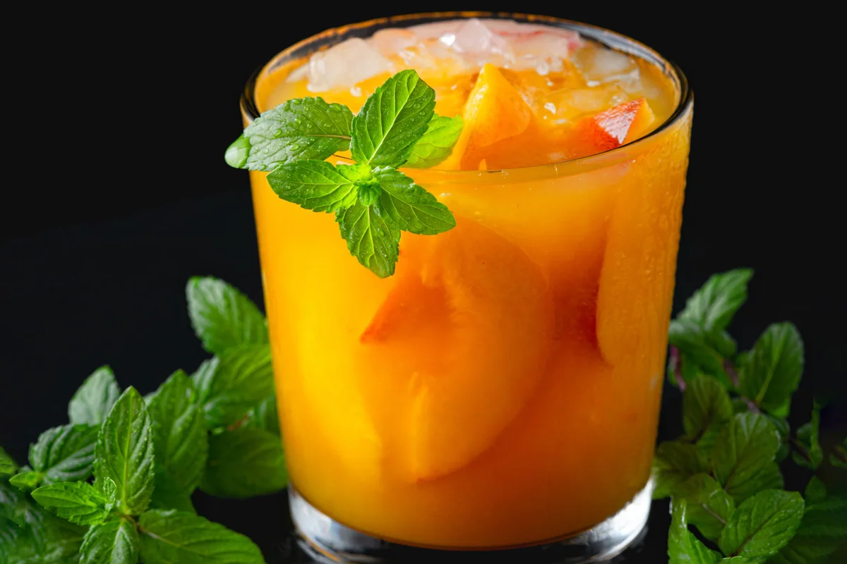 peach of sunshine cocktail