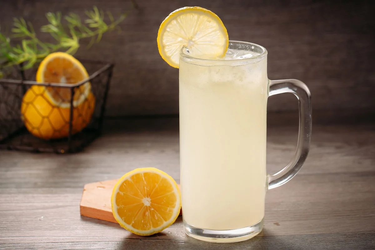 buttercup lemonade cocktail