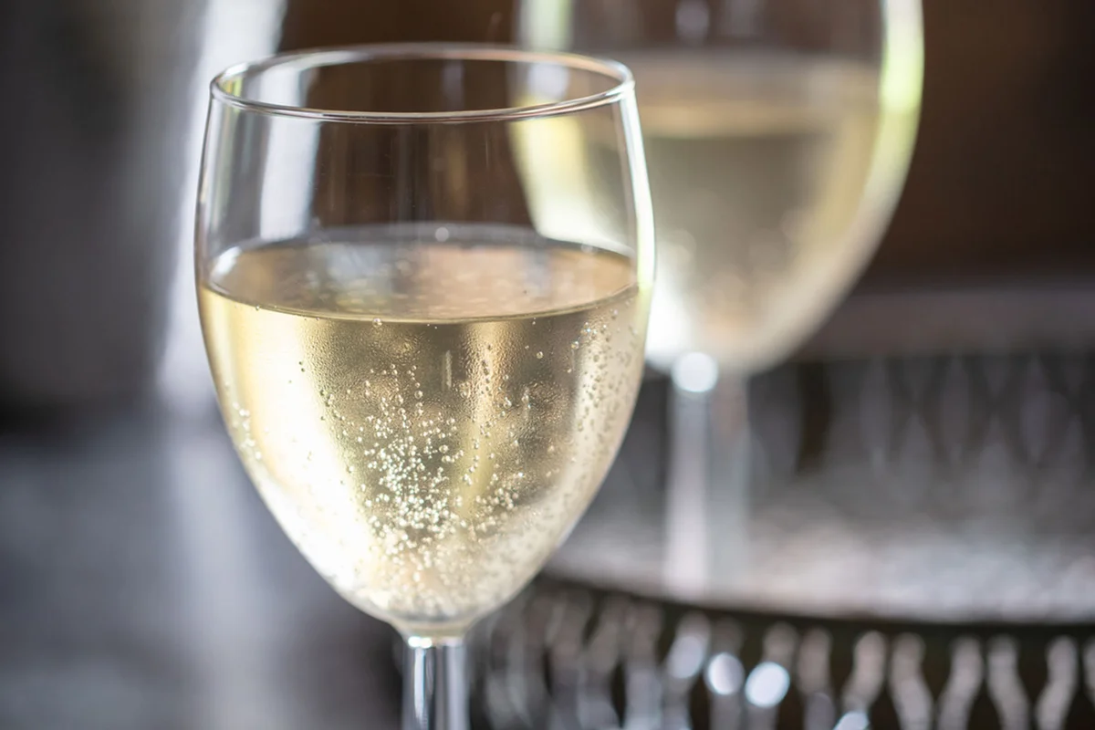 fizzy frizzante pinot grigio glasses of wine