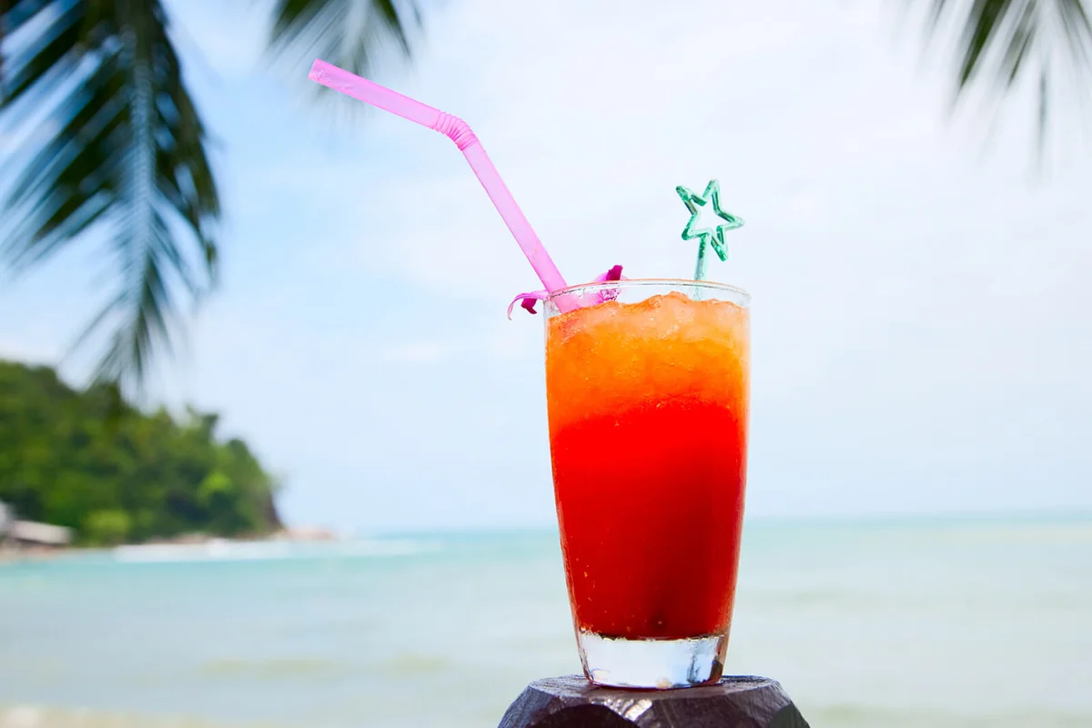 fresh juiceson the beach on table