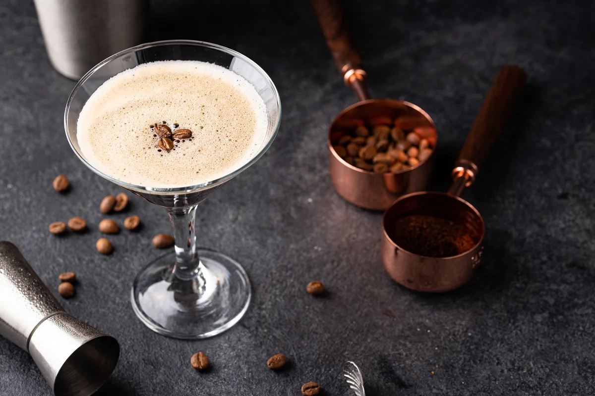 Espresso Martini cocktails with coffee beans